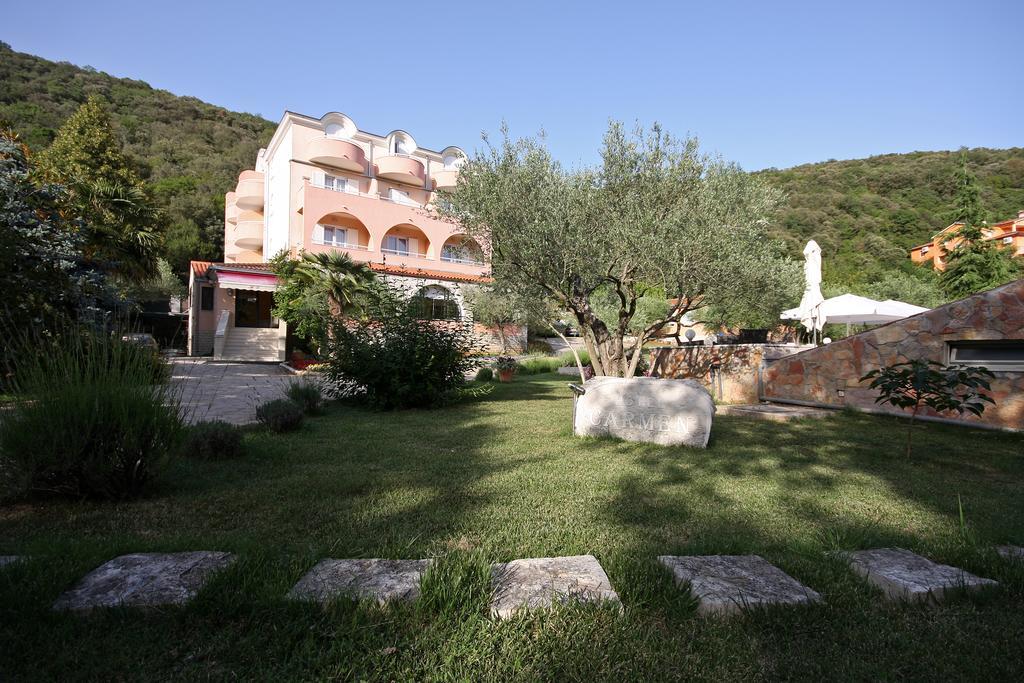 Hotel Carmen Krnica Bagian luar foto
