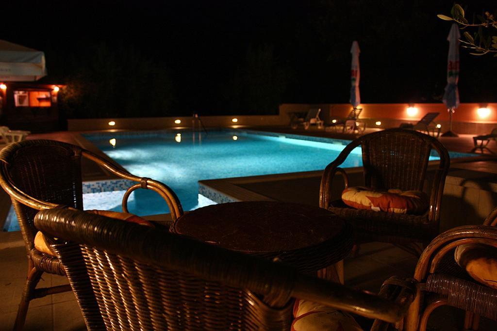 Hotel Carmen Krnica Bagian luar foto